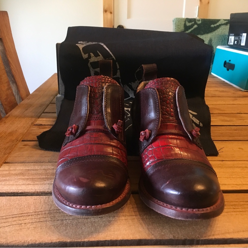 Freebird by Steven Mabel size 7 wine multi